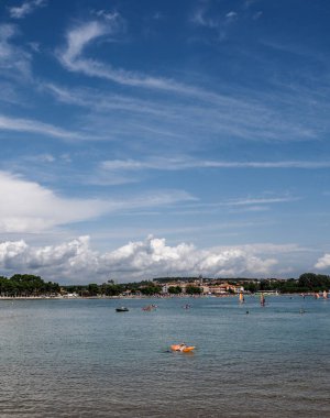 bulutlu mavi gökyüzü arkaplanı