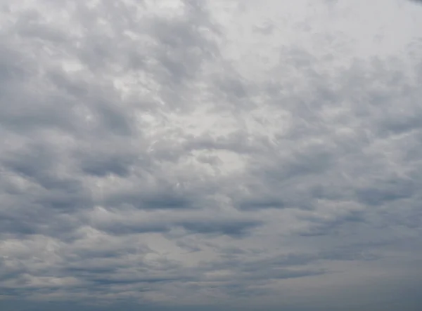 Grauer Himmel Bedeckt Von Dichten Wolken Grauen Tagen Himmelslandschaft — Stockfoto