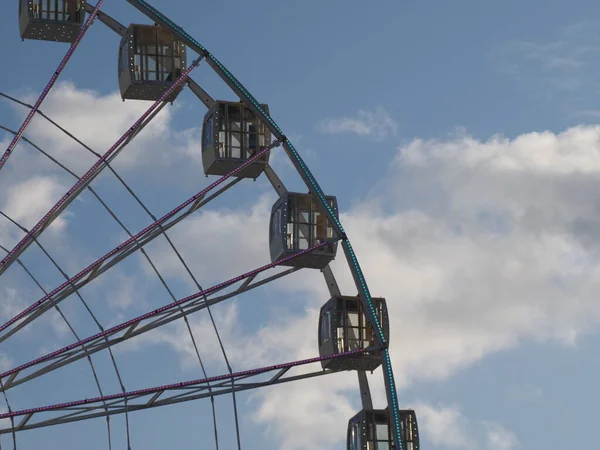 Grande Roue Sans Personne Sur Fond Ciel Bleu — Photo