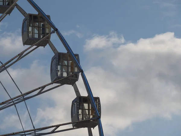 Grande Roue Sans Personne Sur Fond Ciel Bleu — Photo