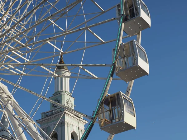 Grande Roue Sans Personne Sur Fond Ciel Bleu — Photo