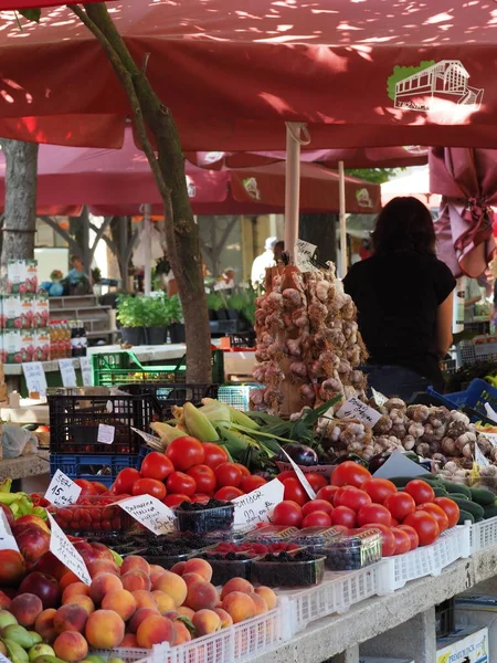 Croácia Medulin Julho 2019 Frutas Legumes Maduros Balcão Uma Feira — Fotografia de Stock