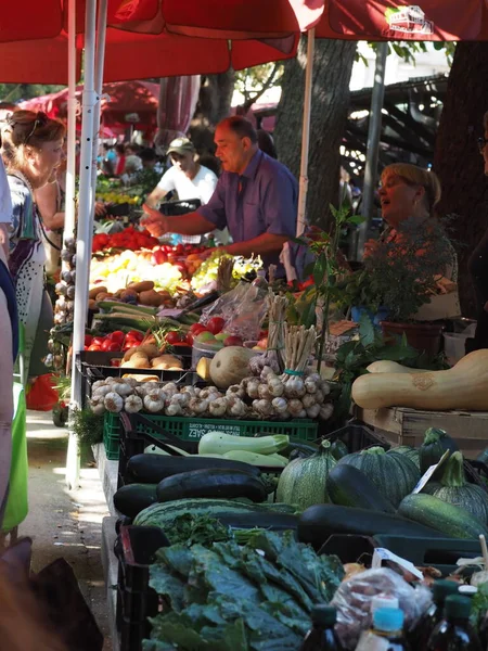 Croatie Medulin Juillet 2019 Fruits Légumes Fermiers Mûrs Sur Comptoir — Photo