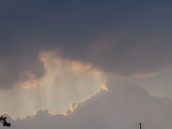 Nubes Grises Blancas Sobre Fondo Cielo Azul — Foto de Stock