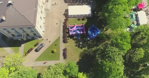 Mensen Feesten Dansen Een Muziekfestival Amazing Green Park — Stockvideo