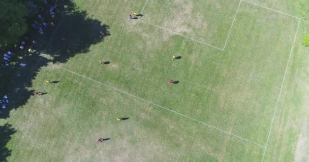 Duas Equipes Jogando Bola Futebol Livre Vista Superior — Vídeo de Stock