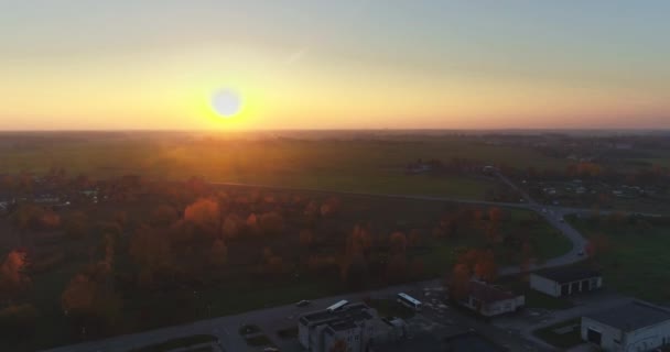 Imagens Aéreas Folhagem Pequena Cidade Estónia Pôr Sol — Vídeo de Stock