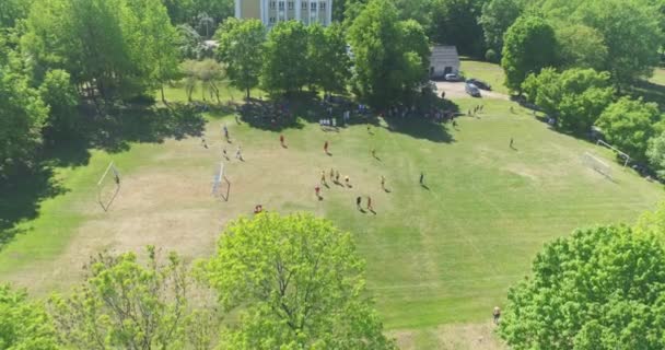 Dos Equipos Jugando Fútbol Aire Libre Vista Superior — Vídeos de Stock