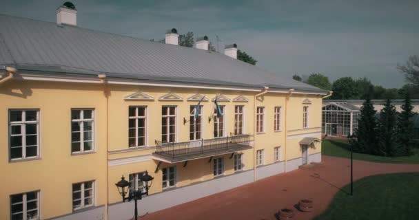 Luftaufnahmen Von Laub Einer Estnischen Kleinstadt Herbst Luftüberflug Der Malerischen — Stockvideo