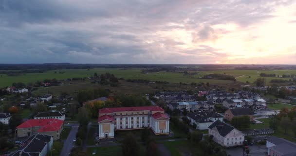 Imagens Aéreas Folhagem Pequena Cidade Estónia Pôr Sol — Vídeo de Stock