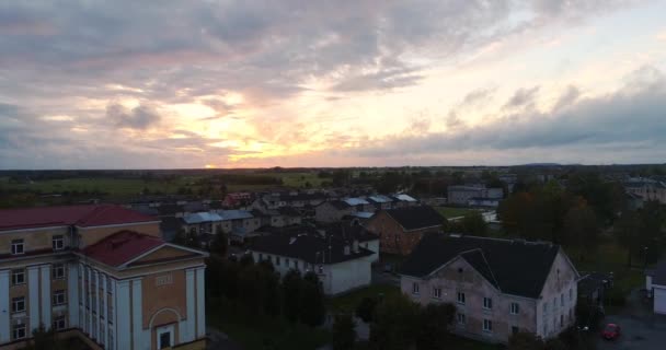 Imagens Aéreas Folhagem Pequena Cidade Estónia Pôr Sol — Vídeo de Stock