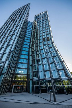 Hamburg, Almanya-Temmuz 03, 2018: Tanzende Tuerme (anlam dans kuleleri) Reeperbahn St Pauli gökdelen Hadi Teherani BRT Architects tarafından tasarlanan. 