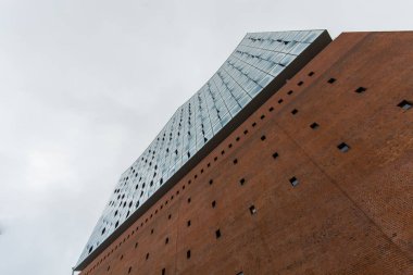 Hamburg, Almanya - 25 Aralık 2017: Elbphilharmonie, Hamburg, Almanya'da yeni bir konser salonu. İnanılmaz bir yüzey. Cam. Panorama. 