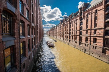 Hamburg, Almanya - 30 Haziran 2018: Hamburg'un Depo bölgesi (Speicherstadt), Almanya. 