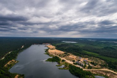 Nehir kıyısının havadan görünümü