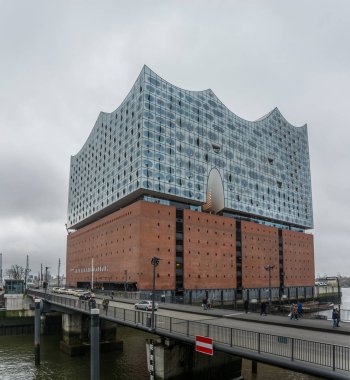 Hamburg, Almanya - 25 Aralık 2017: Elbphilharmonie, Almanya'nın Hamburg'un Hafen City mahallesinde bir konser salonu.