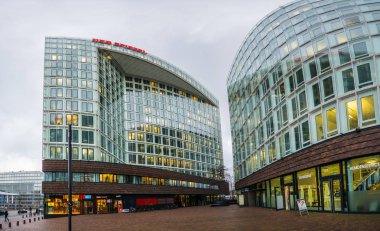 Hamburg, Almanya - 25 Aralık 2017: Büyük modern binalar. Der Spiegel yayınevi Hamburg, Almanya.