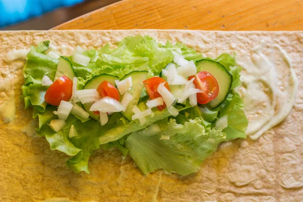 Making Meat Egg Cheese Tortilla Wrap Fresh Vegetables — Stock Photo, Image