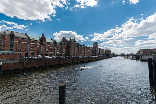 Hamburg Németország Június 2018 Raktár Kerület Hamburg Speicherstadt Luxushajók — Stock Fotó