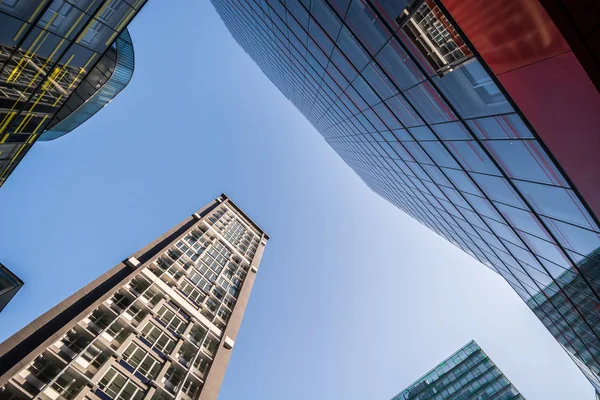 Гамбург Німеччина Липня 2018 Високі Сучасні Будівлі Гладкими Відображень Вікнах — стокове фото