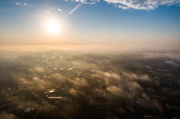 Letecký Pohled Krásný Východ Slunce Nad Městem Město Mlze Mlhavé — Stock fotografie