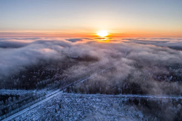 Vue Aérienne Des Nuages Dessus Forêt Coucher Soleil Paysage Hivernal — Photo