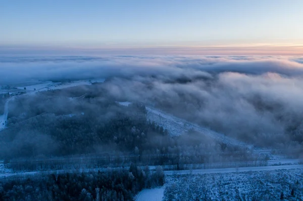 Vista Aérea Das Nuvens Sobre Floresta Pôr Sol Paisagem Inverno — Fotografia de Stock