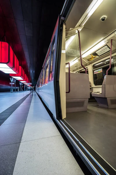 Hamburg Alemania Julio 2018 Estación Metro Con Luces Rojas Universidad — Foto de Stock