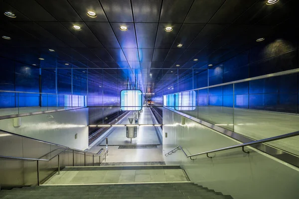 Hamburg Niemcy Lipca 2018 Stacja Metra Światło Niebieskie Światła Uniwersytecie — Zdjęcie stockowe