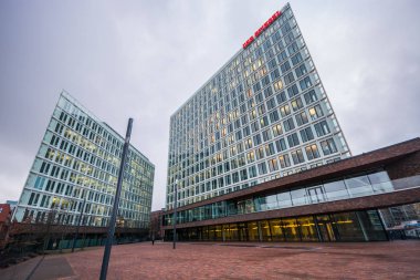 Hamburg, Almanya - 25 Aralık 2017: Büyük modern binalar. Der Spiegel yayınevi Hamburg, Almanya.