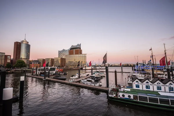 แฮมเบ เยอรม กรกฎาคม 2018 Elbe Philharmonic Hall Elbphilharmonie และ River — ภาพถ่ายสต็อก