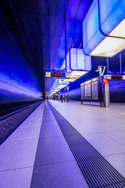 Hamburg Alemania Julio 2018 Estación Metro Con Luces Moradas Universidad — Foto de Stock
