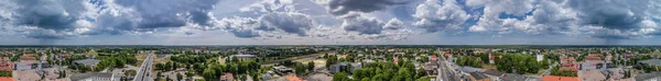 Vista Aérea Cidade Sob Tempestade Escura Céu Nublado Mesmo Antes — Fotografia de Stock