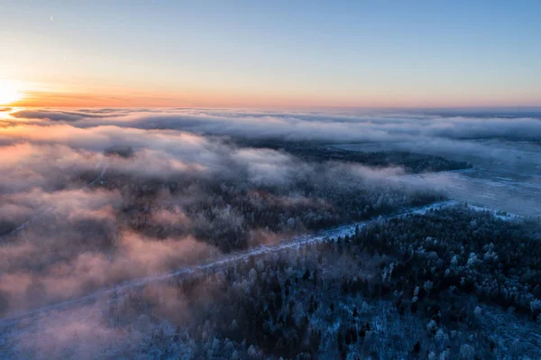 Vue Aérienne Des Nuages Dessus Forêt Coucher Soleil Paysage Hivernal — Photo