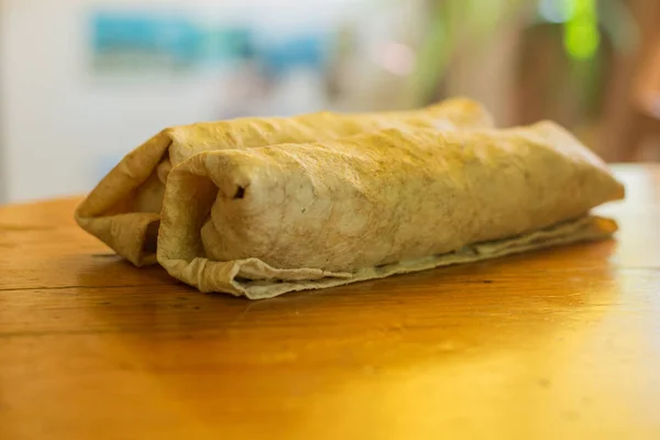 Elaboración Envoltura Tortilla Carne Huevo Queso Hortalizas Frescas —  Fotos de Stock