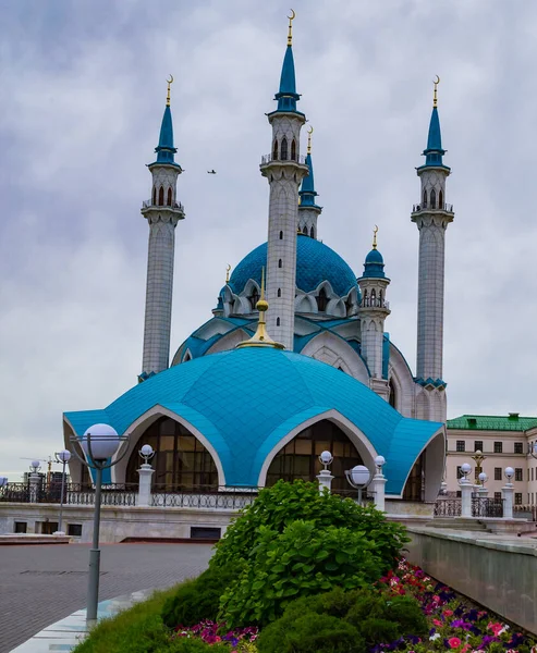 Kul Sharif Camii. Cami Kazan Kremlin topraklarında yer almaktadır..