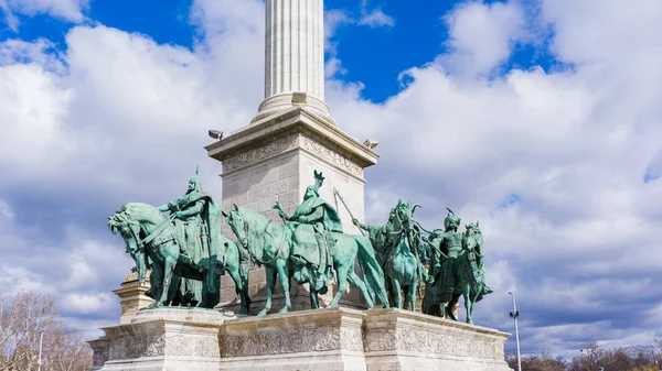 Millennium Anıtı kahramanlar Meydanı Budapeşte, Macaristan. — Stok fotoğraf