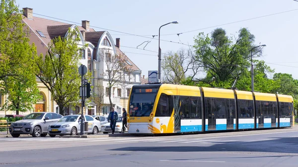 Debrecen Hongrie 04 19 2019 Le tramway passe à Debrecen — Photo