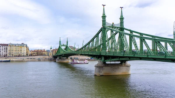 Liberty Bridge v Budapešti, Maďarsko — Stock fotografie