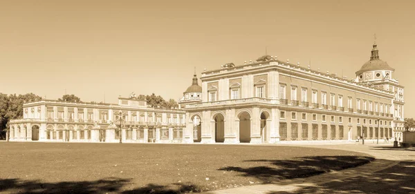 ARANJUEZ, ESPAÑA - 23 AGO 2015 Palacio Real de Aranjuez —  Fotos de Stock