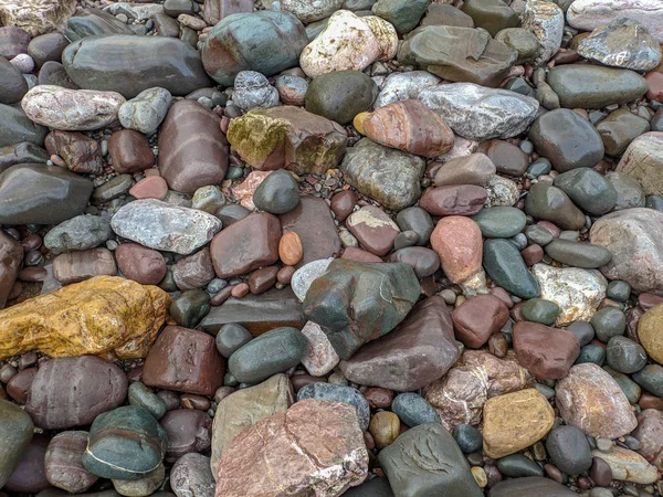 Fundo texturizado, textura de grandes pedras fluviais — Fotografia de Stock