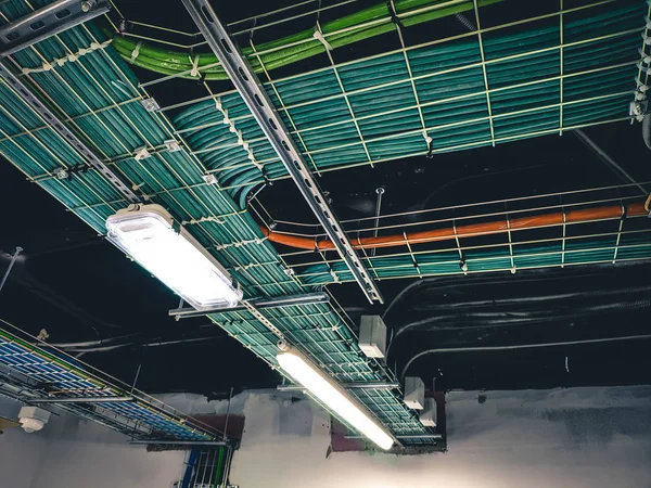 yerinde elektrik ve veri kablolama için elektrik tepsileri