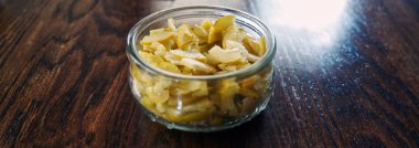  Ayva dilimli cam kase..