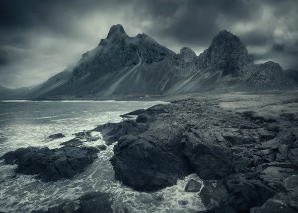 Słynnej góry Eystrahorn, na południowym wybrzeżu Islandii Obraz Stockowy