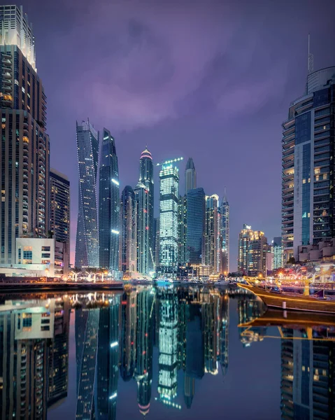 Skyline de Dubai Marina con diversidad moderna en arquitectura st —  Fotos de Stock