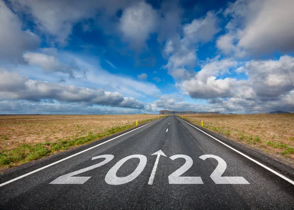 Ехать Идиллической Открытой Дороге Преддверии Нового 2022 Года Концепция Успеха — стоковое фото