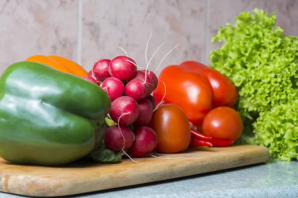 sebze karışımı mutfak gemide. Vejetaryen yiyecekler