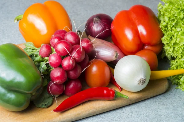 sebze karışımı mutfak gemide. Vejetaryen yiyecekler