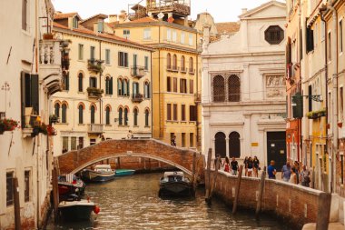 Venedik renkli evleri