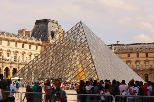 Louvre Parigi — Foto Stock